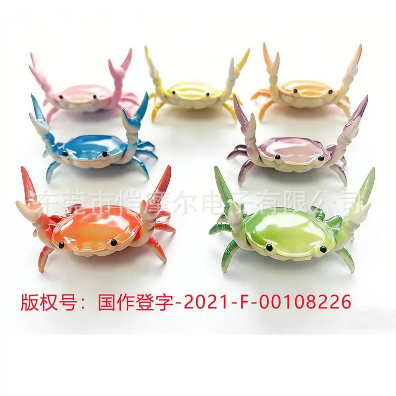 Weight‑lifting crab pen holder, desktop pen stand ornament model