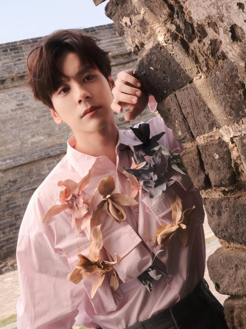 Men's and Women's Fashion Shirts 2025 Spring and Summer New Tops Flowery Three-dimensional Flowers Loose Commute Versatile Shirt