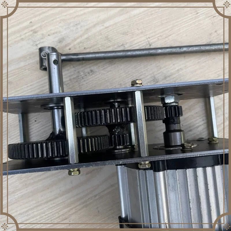 220V V2000W Hand Generator 50HZ AC Household Speed Gearbox Brushless