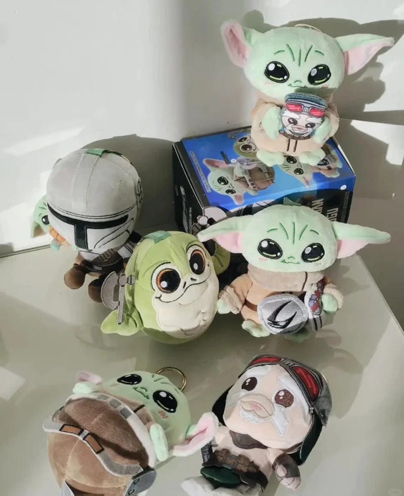 

Hot Toys Wars Mandalorian Grogu Cosbi Doll Blind Box Cute Cartoon Backpack Keychain Pendant Festival Birthday Gift For Fans