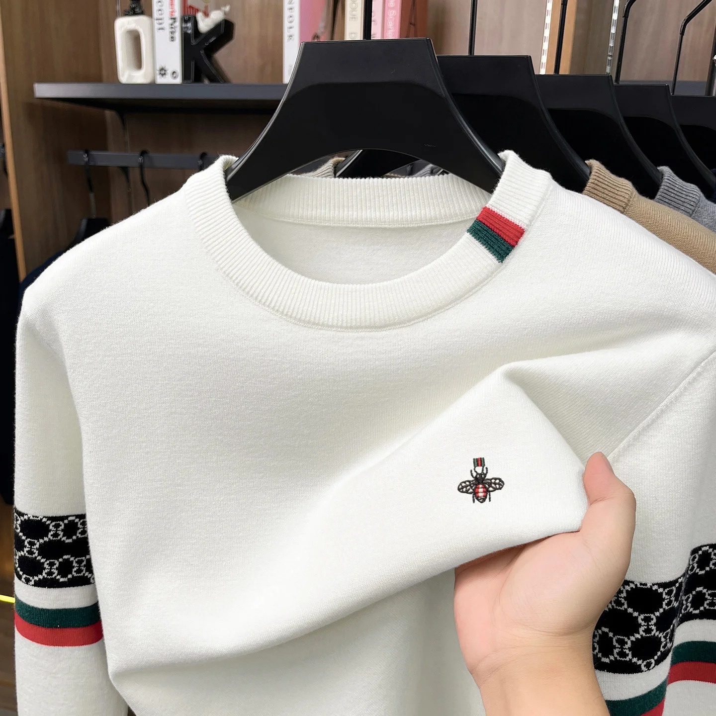 Designer High-end Brand knitted round neck sweater men's pullover bee embroidered new fashion personality jacquard casual top