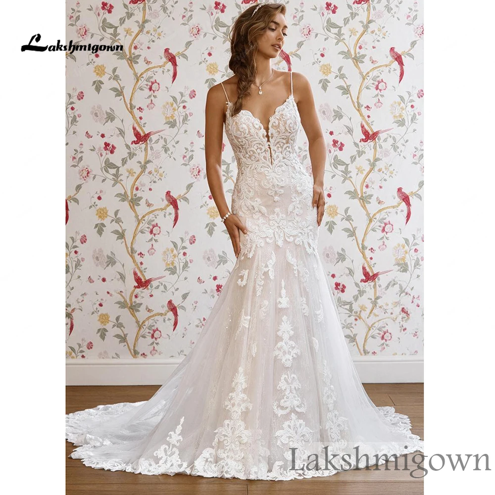 Lakshmigown Meerjungfrauen-Brautkleid mit Spaghettiträgern und Perlen, V-Ausschnitt, Spitzen-Brautkleid, Illusionsrücken, Kathedralenschleppe, maßgeschneidert – Detail 5