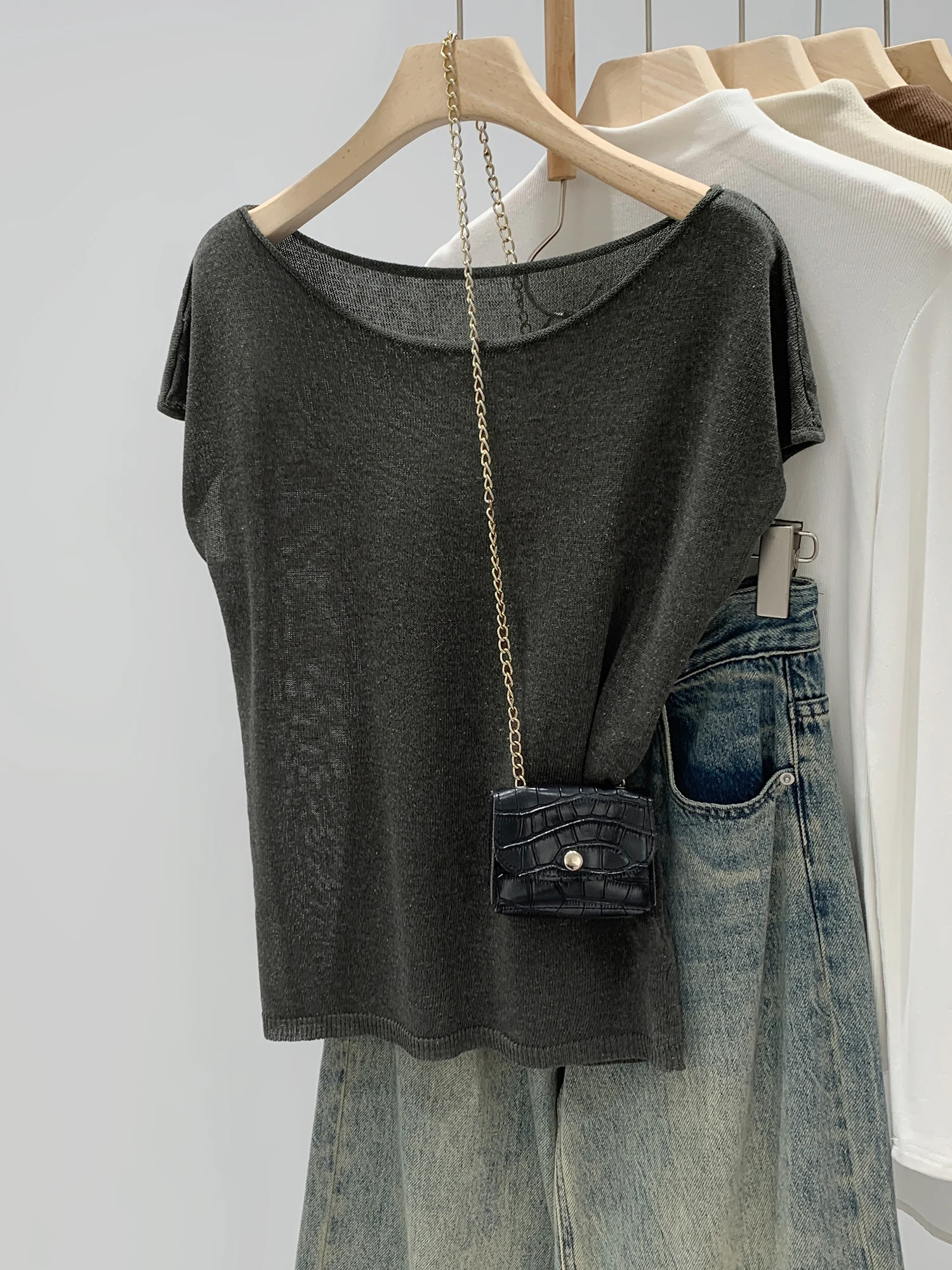 Korean Style Slim Fit Short Sleeve Knitted Top Women's Fashion Shoulder Bared Thin Model Commute Style round Neck Pullover