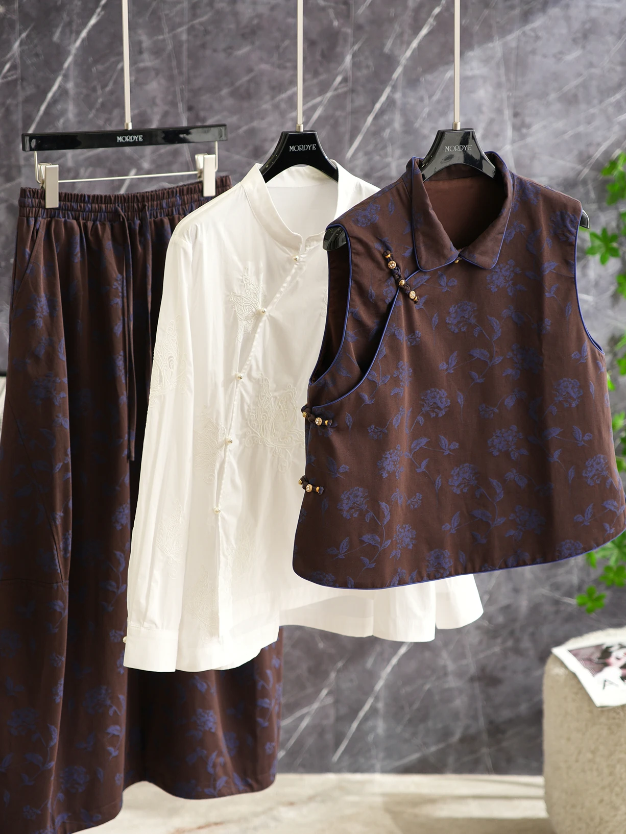 

Chinese Style Cotton Linen Vest Skirt Set with Buttoned Plum Pine Pattern Floral Embroidery Breathable Midweight Long Sleeve