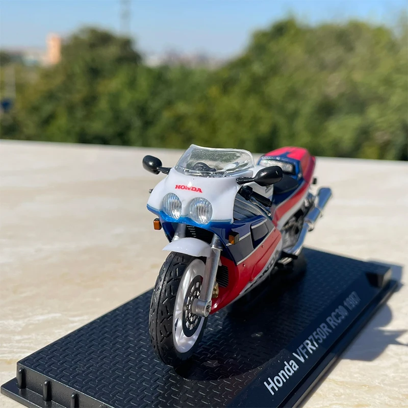 1:24 Scale Honda VFR750 RC30 1987 Motorcycle Simulation Motorcycle Model Static Display Collectible Gift Souvenir Decoration Toy