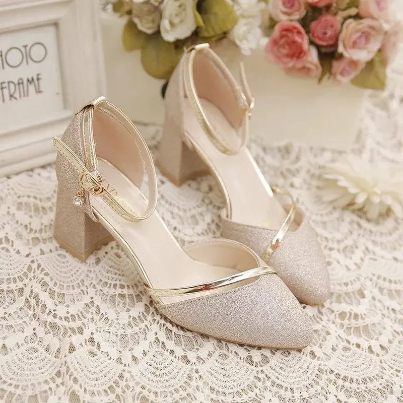 Estate nuova testa a punta da donna sandali con paillettes con tacco alto donna scarpe Sexy decorazione di perle di moda décolleté femminili con