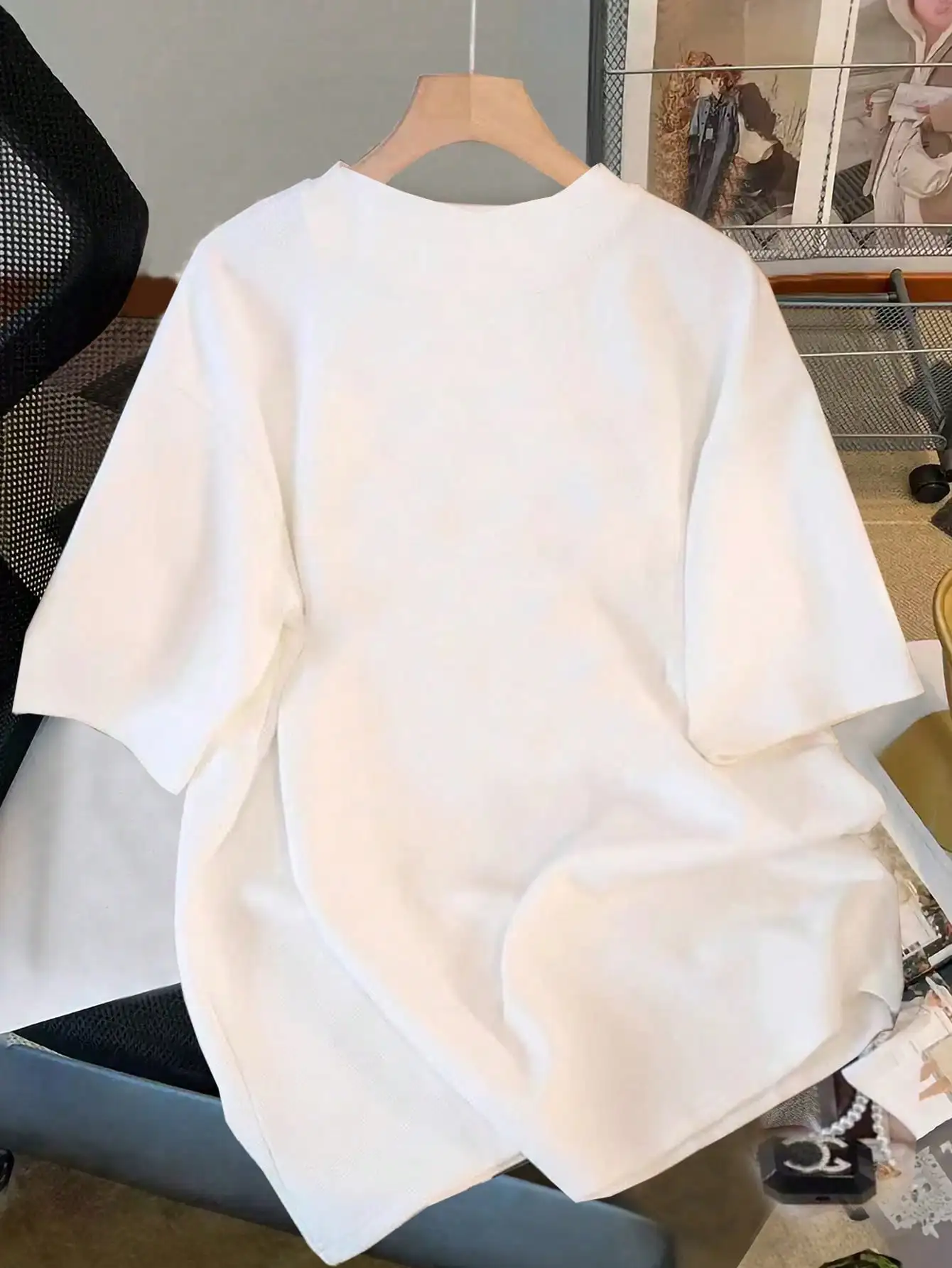 T-shirt da donna bianca con stampa a cuore e strass, girocollo, top casual estivo