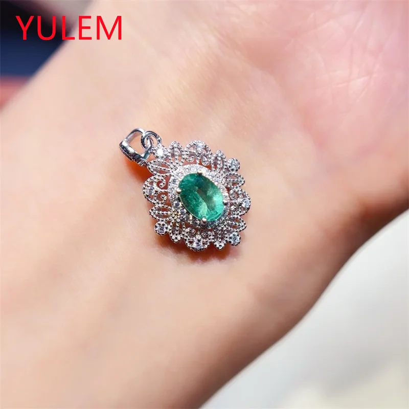 Natural Emerald Necklace Pendant Clavicle Chain S925 Sterling Silve R5x7mm Carry Certificate Beautifully Packaged