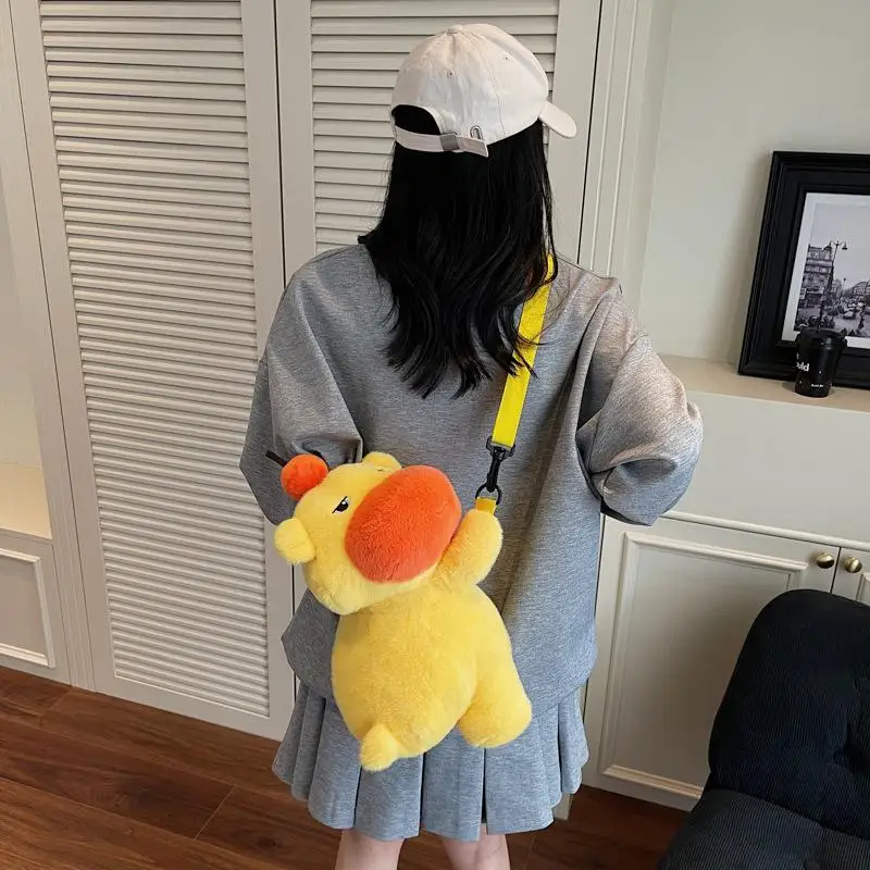 

1 Piece Student Large Capacity Adorable Plush Bag New Persimmon Capybara Lulu Plush Crossbody Bag Kids Girls Birthday Gift