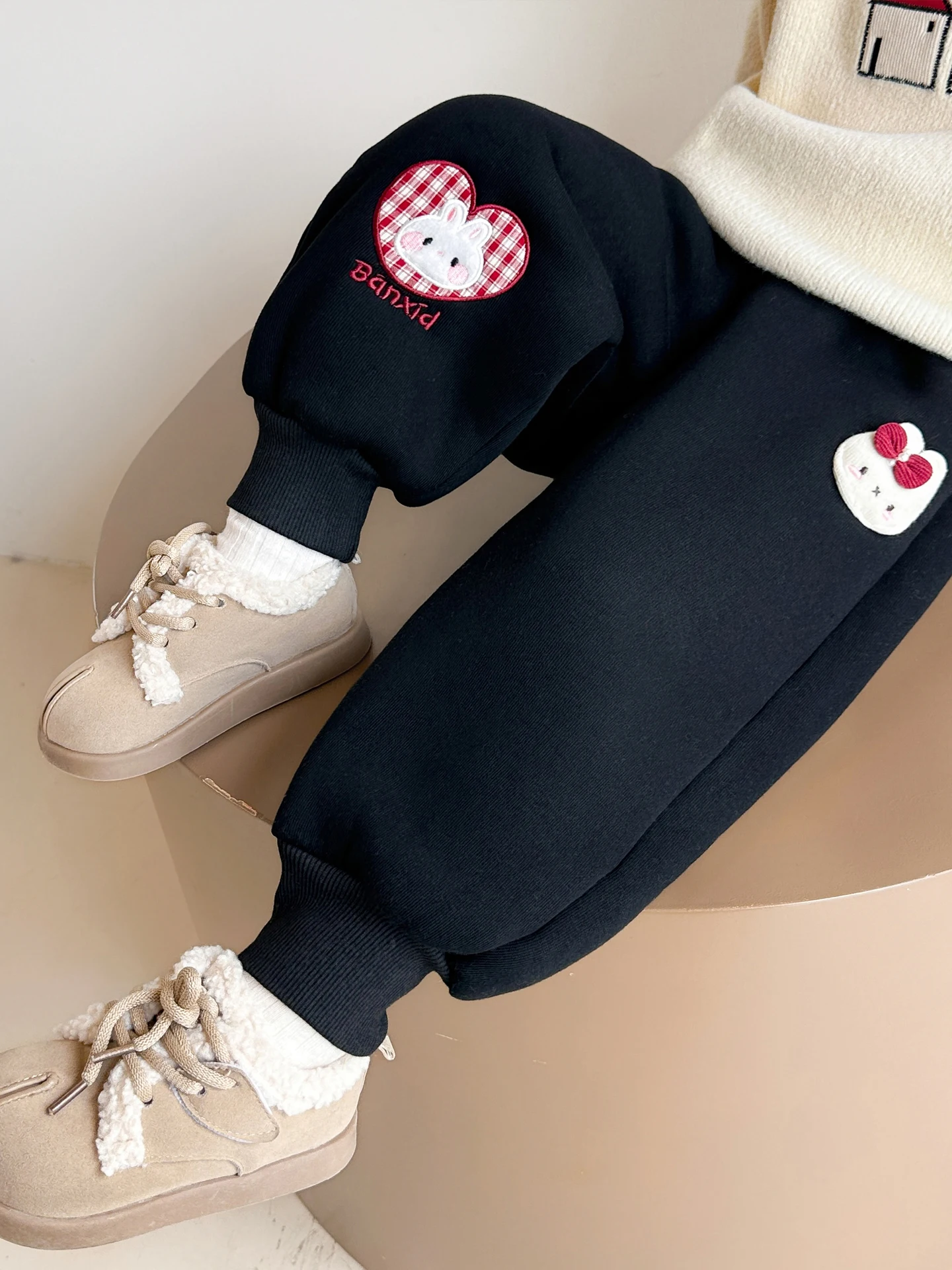 

Утепленные флисовые повседневные брюки с рисунком кролика, зимняя коллекция, брюки для девочек, теплые и удобные детские брюки с высокой талией и манжетами