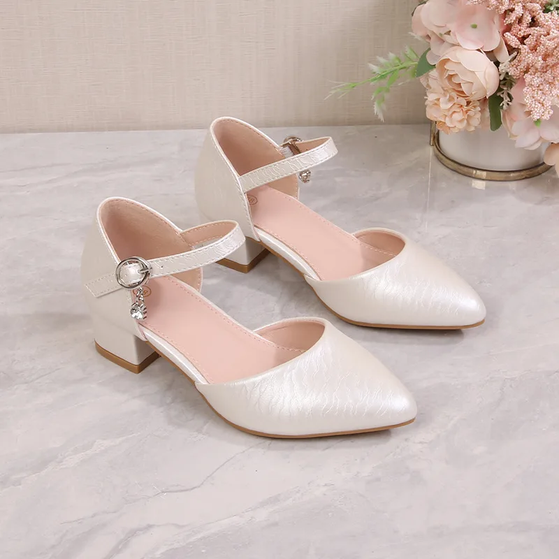 2025年夏新作 子供用レザーシューズ ファッション ポインテッドトゥ 女の子 ハイヒール 滑り止め キッズ パフォーマンスシューズ