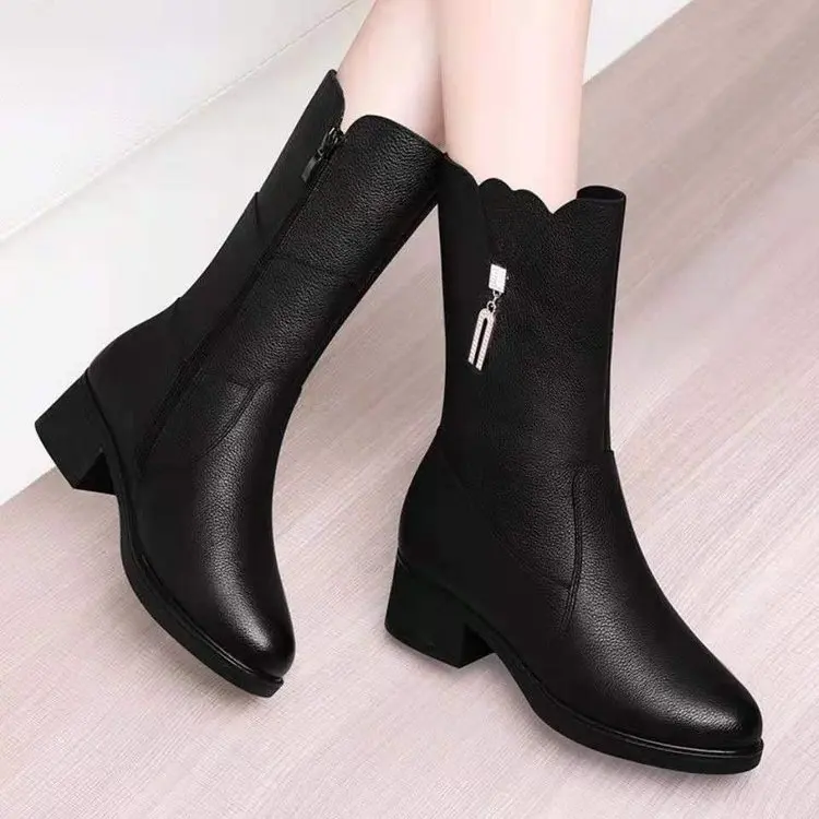 

2025 Women Mid-Calf Boots Winter New Fashion Chunky Heel Comfortable Versatile Fleece-Lined Warm Zipper Soft Sole Leather Boots