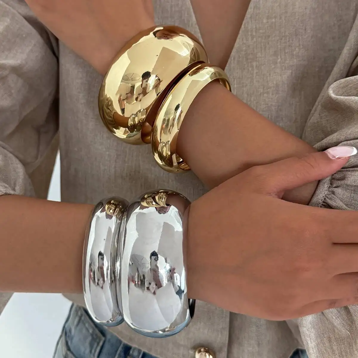 

SHIXIN Exaggerated Metal Big Round Wide Bracelets for Women Hiphop Glossy Geometric Stackable Bangle Bracelet Party Jewelry New