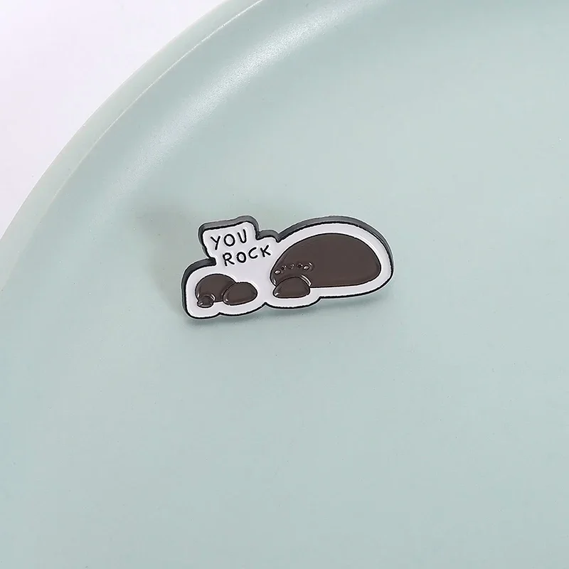 أنت روك الحجر الأسود المينا دبابيس مضحك شعار سبيكة دبابيس الملابس شارة التلبيب مجوهرات بسيطة هدايا للأصدقاء أسعار الجملة #5