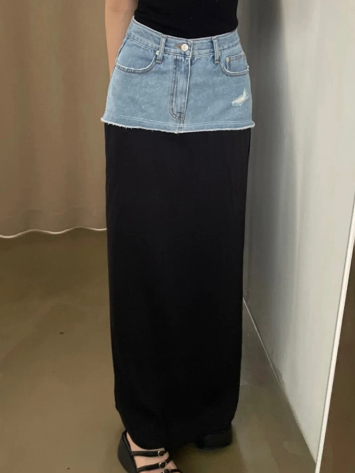 กระโปรงยีนส์ทรงยาวเอวสูงสำหรับผู้หญิง ดีไซน์สีสันตัดกัน ช่วยให้ดูผอมเพรียว เหมาะสำหรับฤดูร้อน แฟชั่นลำลอง วัสดุอื่นๆ 00