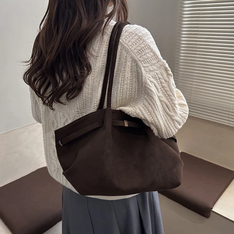 Vintage Wildleder-Umhängetasche für Damen, Minimalistische Große Kapazität Tragetasche, Elegante Retro-Umhängetasche für Tägliche Anlässe, Dating und Reisen – Detail 12