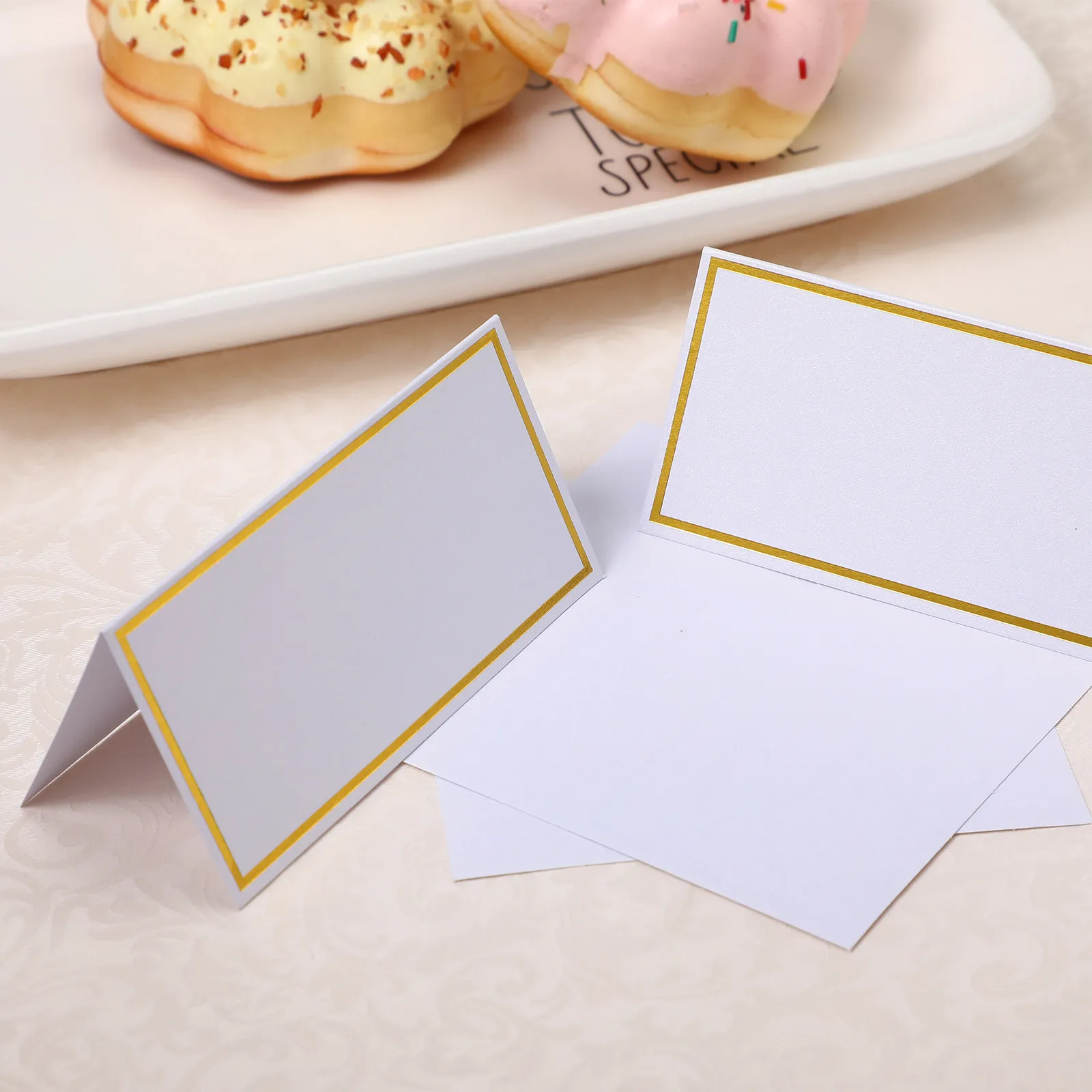 

20Pcs Sturdy Place Cards Hot Stamped Edges Table Tent Cards for Wedding Party Feasts Housewarming Events