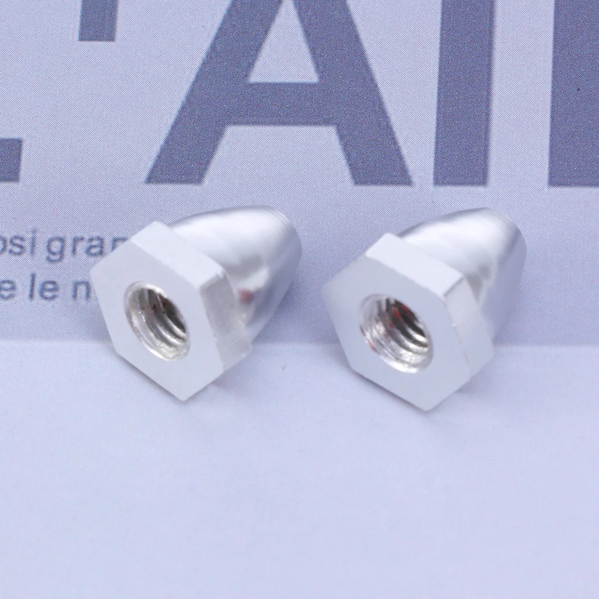 

4Pcs Propeller Motor Alloy Prop Nut Caps Durable Hard Alloy Red Black for Phantom 2 Motor 2212 920kv Prop Nut Kit