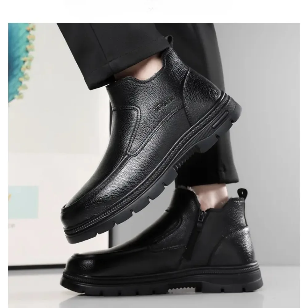 2026 الشتاء البارد الرجال الأحذية الجلدية حقيقية جودة الصوف السميك حذاء الثلج عالي الرقبة دافئ في الهواء الطلق مطاط مقاوم للمياه الفراء تسلق الأحذية