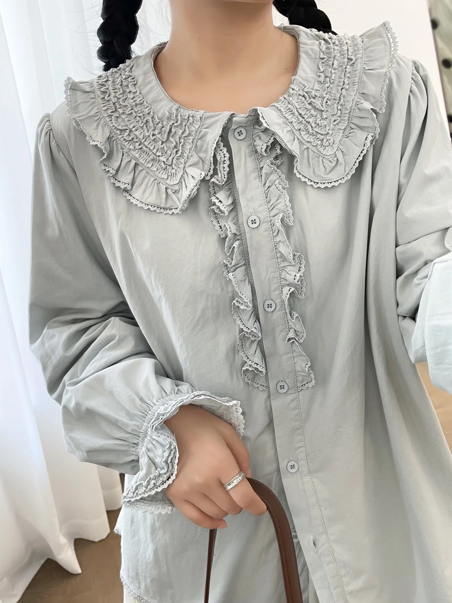 Nowa koszula zimowa z długim rękawem z polaru na rok 2025, damska bluzka z kołnierzykiem Piotrusia Pana i falbankami, luźna bluzka w stylu Mori Girl odmładzająca, T5N750CC