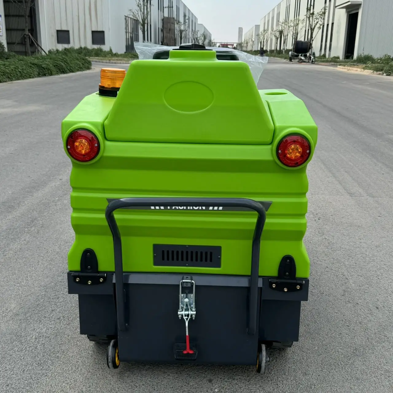 Balayage de machine de balayeuse de sol de route sur balayeuse de sol de rue électrique à vendre