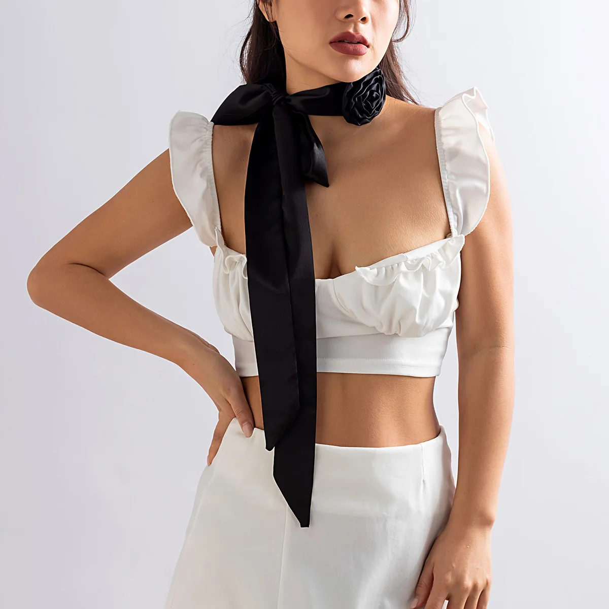 Choker Necklace Satin Floral Velvet Ribbon Tie Adjustable Rustic Handcrafted Chic Evening Banquet Jewelry for Ladies Gold Tone