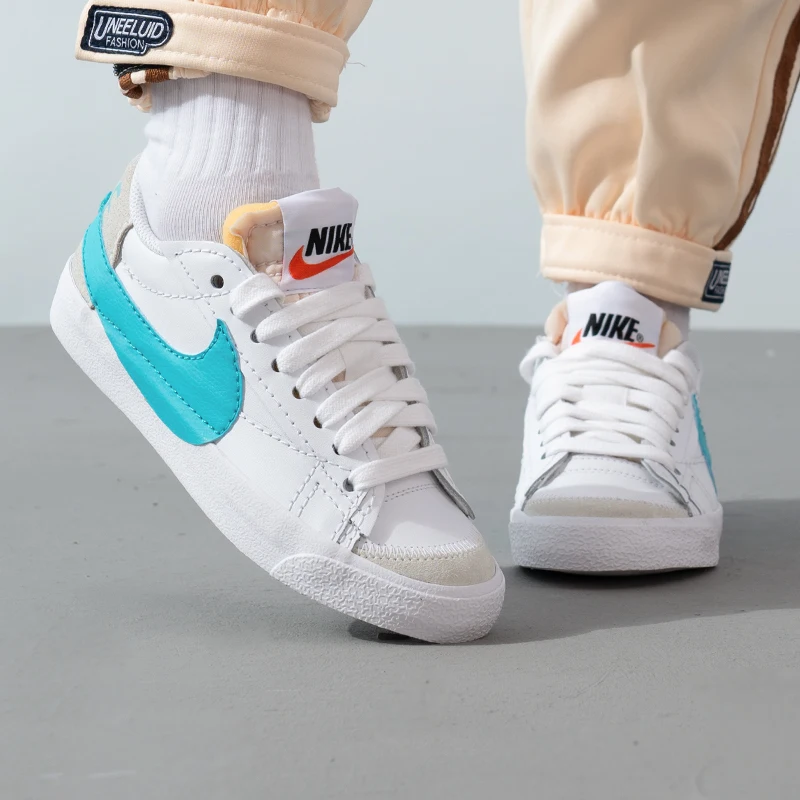 Nike BLAZER LOW sepatu kasual wanita, sneaker mode baru musim gugur 2024, DQ1470-107 nyaman