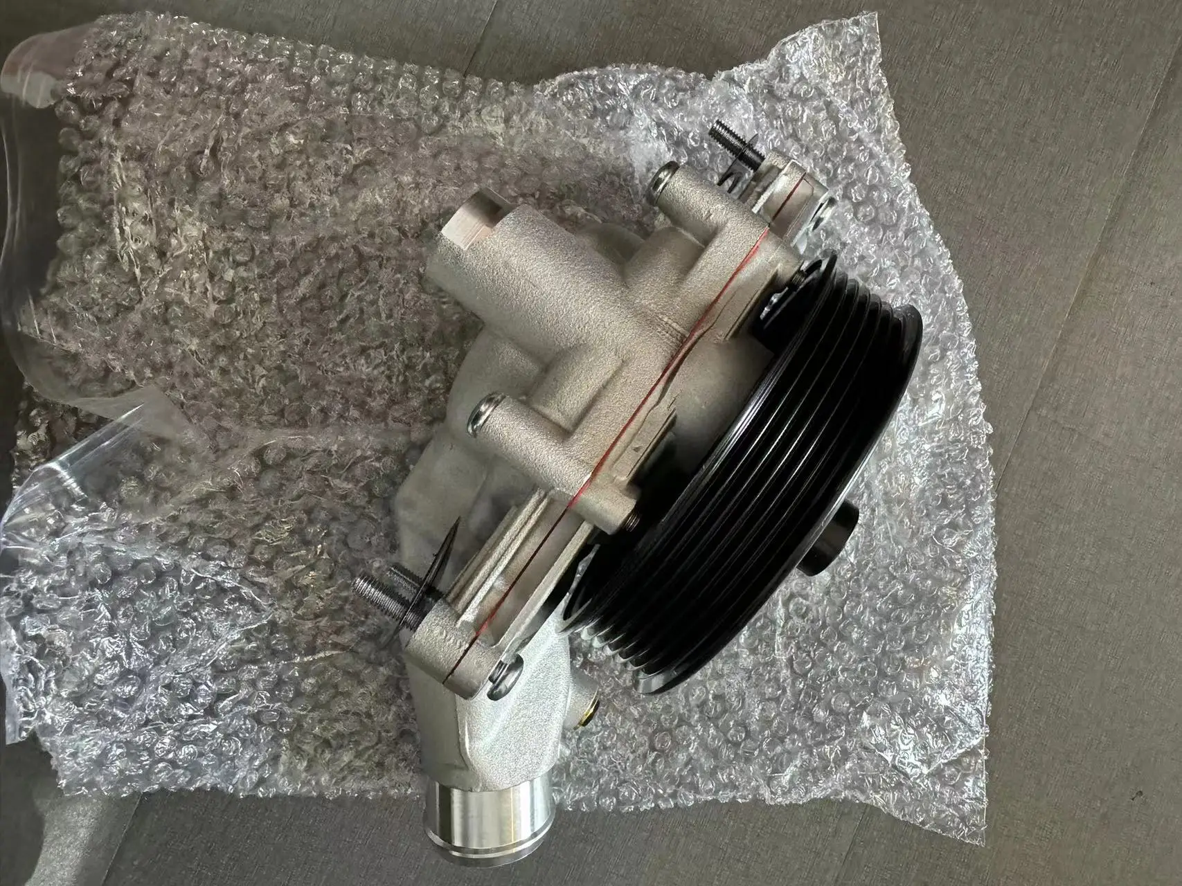 Engine Water Pump for Land Rover Range Rover 3.0 5.0 LR033993 LR068999 LR055239 LR097165 JaguarXF XJ XE XK XJR XFR XKR C2Z31587