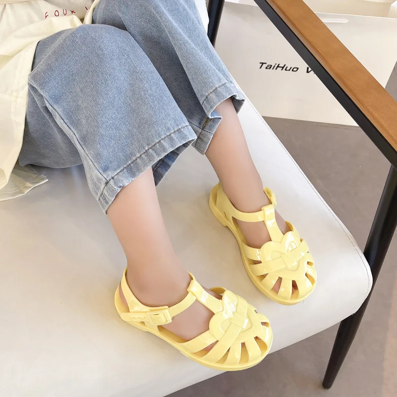 Summer Kids Heart-Shaped Shiny Jelly Princess Sandals Non-Slip PVC Beach Shoes Hollow Water Shoes Girls Outdoor Casual sandals