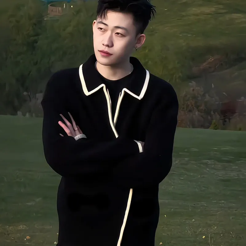 Black-and-white contrast cashmere sweater coat men's spring and autumn high-grade sweater can be worn outside.