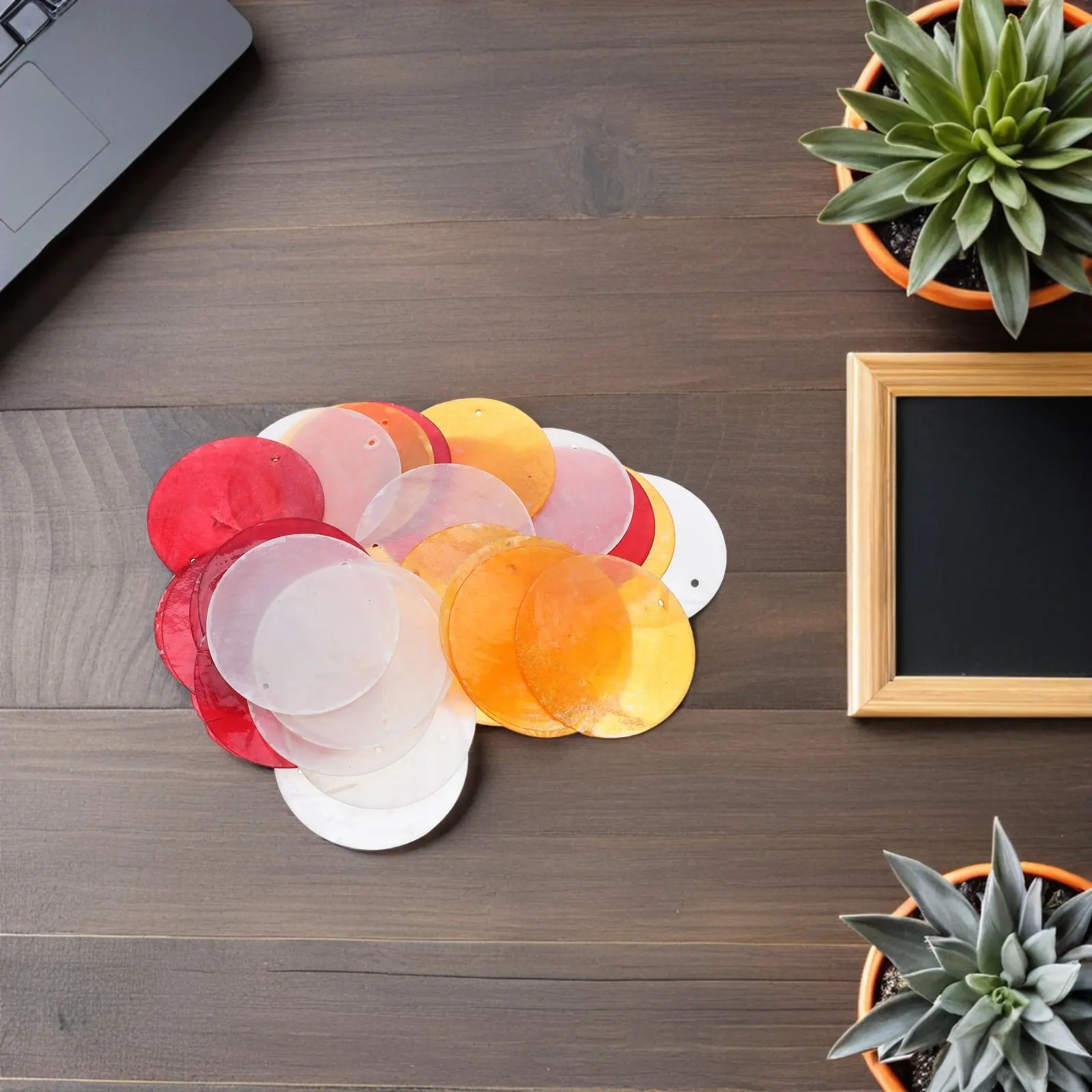 

30 шт. круглых дисков из натуральной ракушки с двумя отверстиями для изготовления украшений своими руками, подвесок из ракушек, ветряных колокольчиков, декора для дома в прибрежном стиле, товары для рукоделия