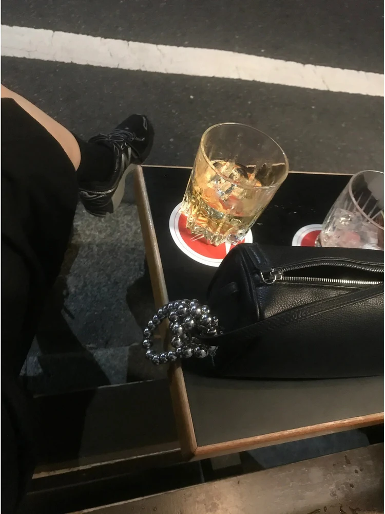 تنورة عالية الخصر للتخسيس متوسطة الطول من قماش الدنيم مع فتحة متعددة الاستخدامات على شكل حرف H تنورة كلاسيكية من الجلد القطني