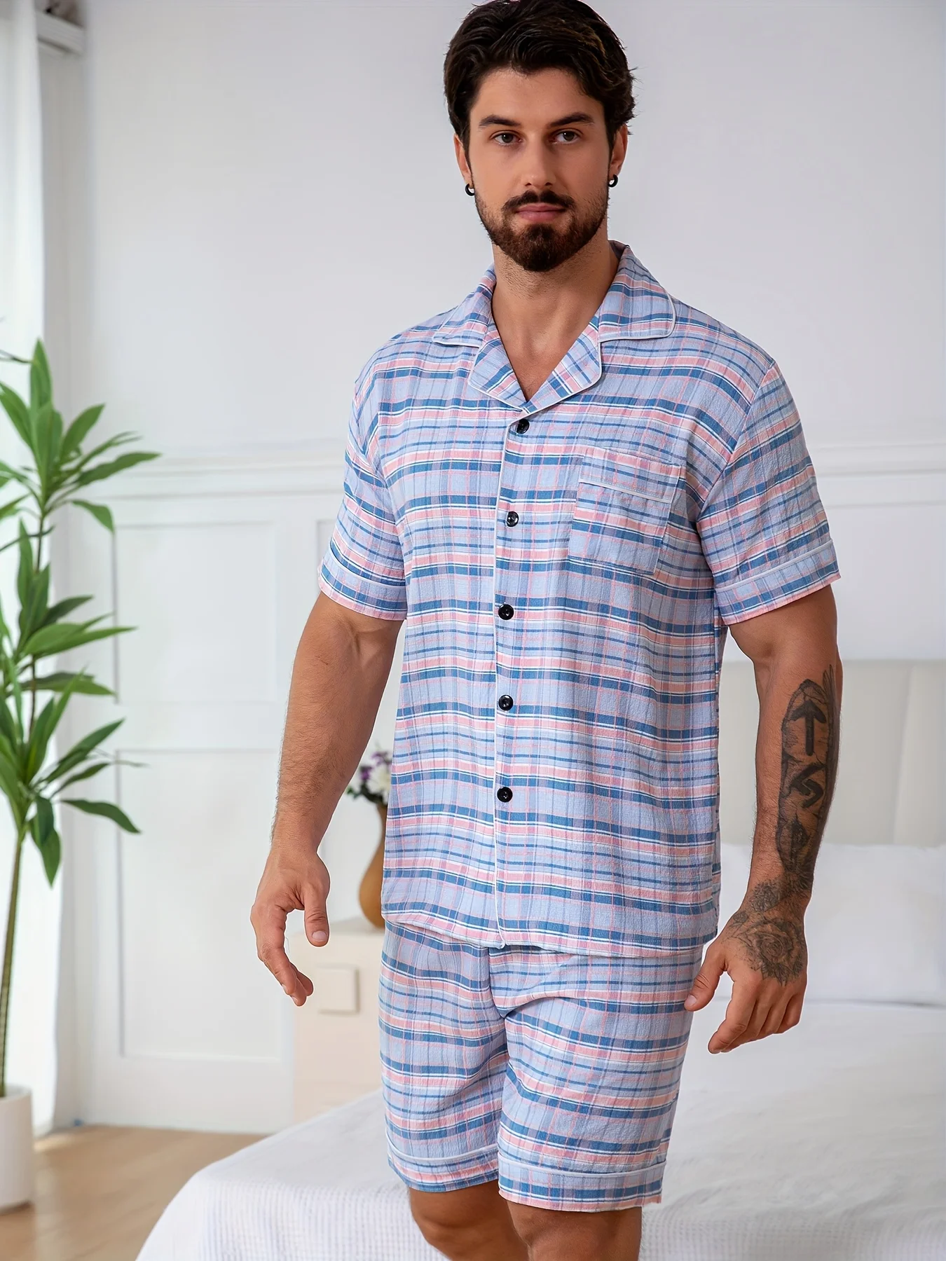 

Мужской дышащий пижамный комплект из креповой ткани с эффектом пузырьков, 2 предмета: рубашка с коротким рукавом в клетку и шорты с эластичным поясом, домашняя одежда, мужская пижама