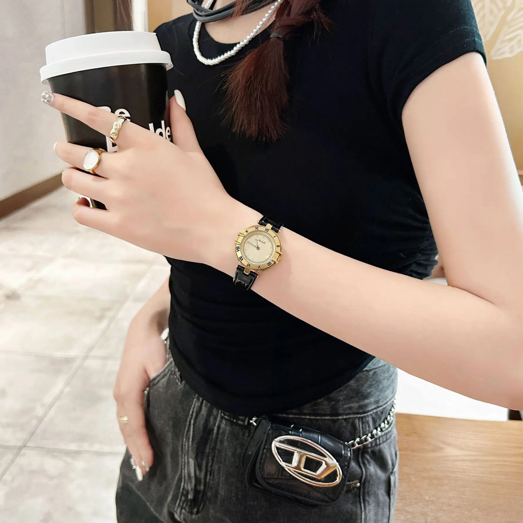 Mishali New Retro Style Women Watches Roman Numeral Scale Dial Gold Quartz Watch Women's Leather Strap Fashion Wristwatch Clock