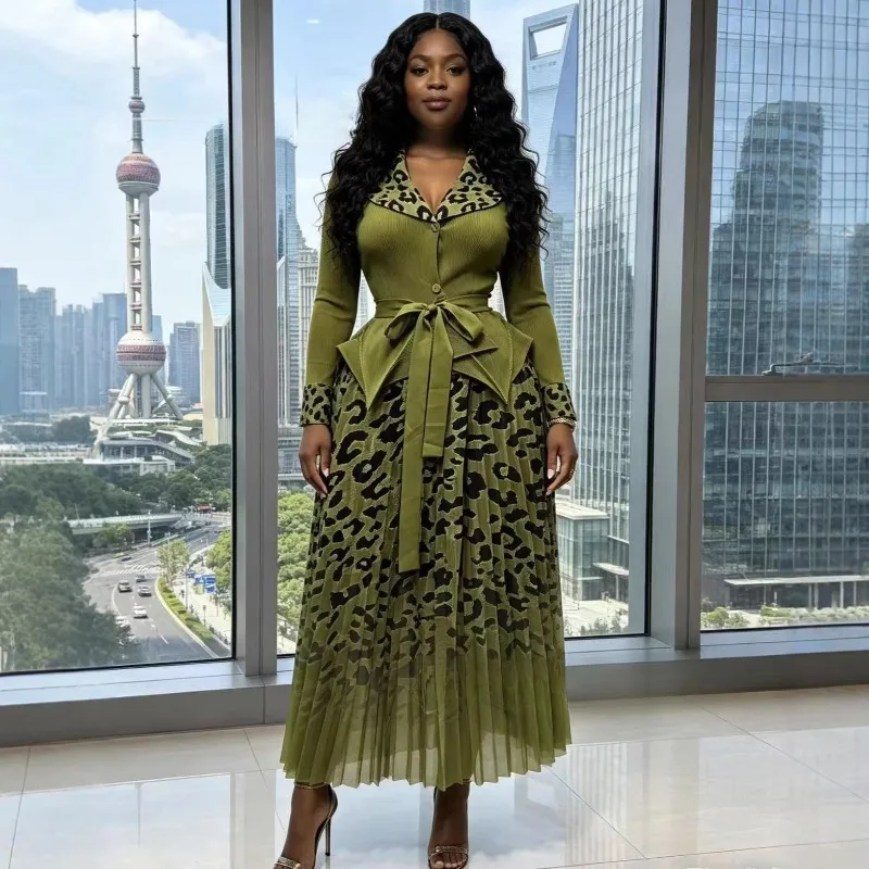 

Плиссированные платья Miyake 2026: Новинка! Элегантный комплект из 2 предметов с длинным рукавом, V-образным вырезом, свободного кроя, с леопардовым принтом. Африканская женская одежда больших размеров.
