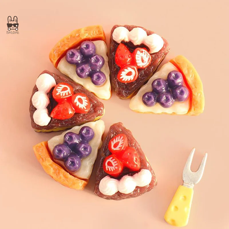 Mini Simulation Cream Triangular Fruit Cake Micro Landscape Ornaments Cute Dollhouse Toys Decorations DIY Phone Case Accessories