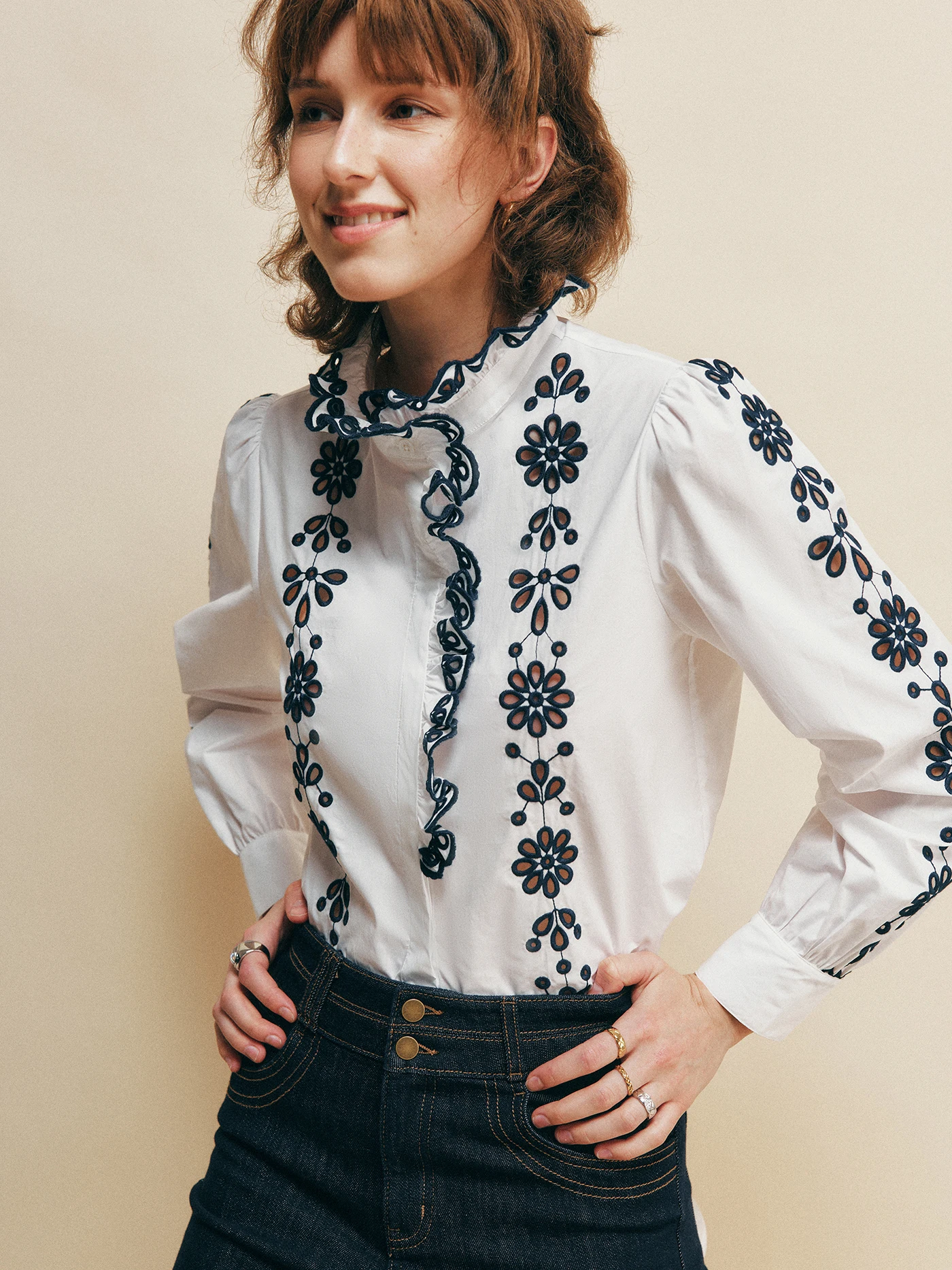 

Romantic Refreing 00% Combed Cotton Heavyweight Mia Lace Hollow out Embroidery irt Collar Women's Faion Spring Season