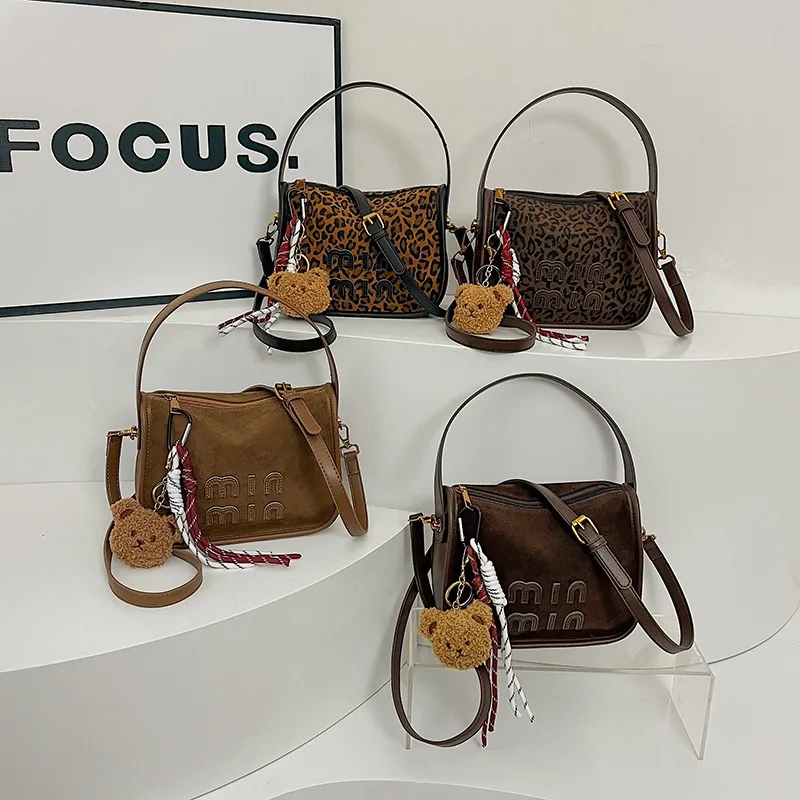 

Women's Handbag In Genuine Leather With Popular Elegant Style Made By Luxury Designer Brand For Daily Use