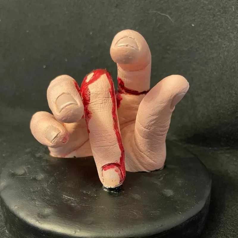 Halloween Bloody Broken Hand Resin Ornament Creative Desktop Necklace Ring Display Rack Horror Home Decor Crafts