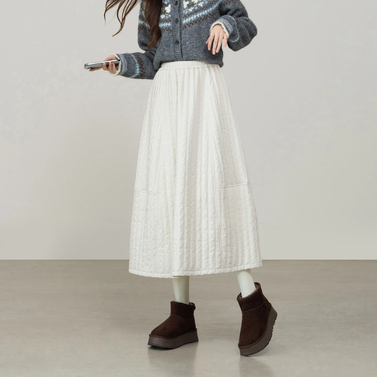 SENTUBILA Women Winter Skirt 2026 Elegant Long Elastic Waist Seam Detail Slim Pockets Commute Warm Textured Bud Skirt 164QQ8437