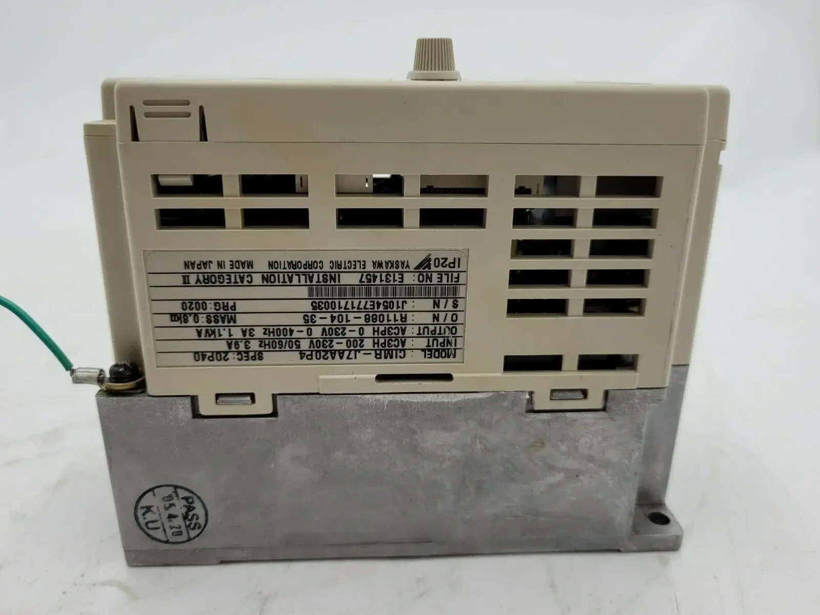 تسليم سريع ياسكاوا V1000 VS J7 CIMR-J7AA20P4 محرك تيار متردد الكل في واحد العاكس 24 فولت إلى 380 فولت