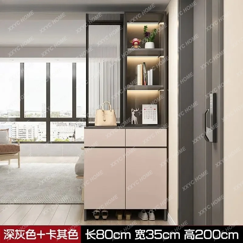 

Шкаф для обуви в прихожую из массива дерева с интегрированной перегородкой для гостиной и стеклянной вставкой