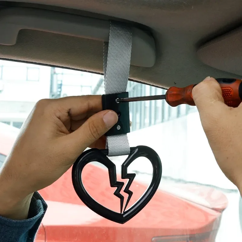 JDM Heart Shaped Car Static Belt Pull Ring Decorative Warning Hanging Rings Rear Bumper ABS Ring Cars Interior Hand Pull Loop