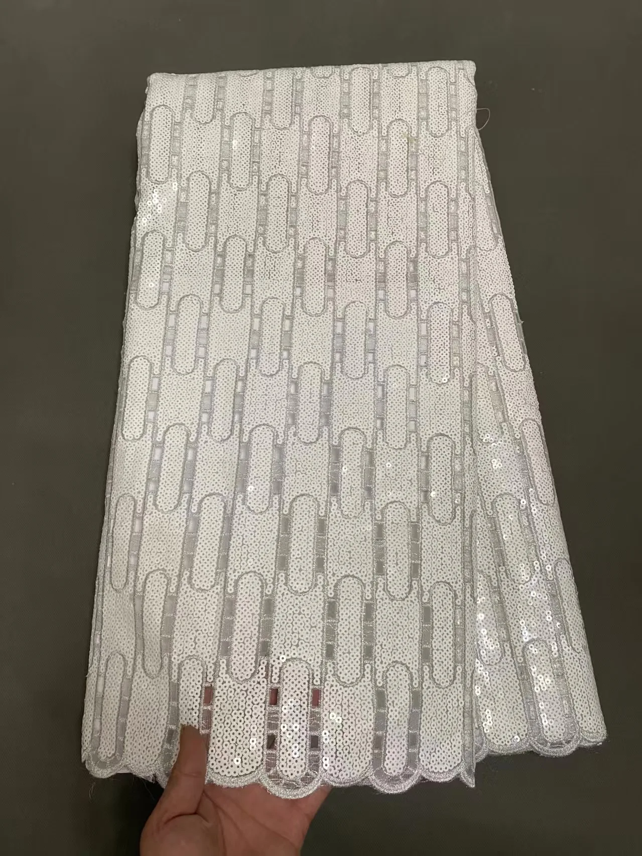 Nigerian Luxury Velvet Sequins Lace Fabric High Quality African Heavy Beaded And Pearls Lace Fabric For Woman Party Dresses