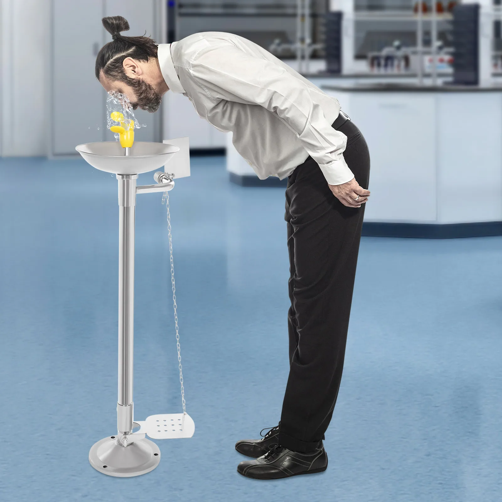 

Silver Eye Wash Station Stainless Steel Standing Eyewash Station 0.2-0.4MPa Eye Wash Units with Foot Pedal for Medicine Medical