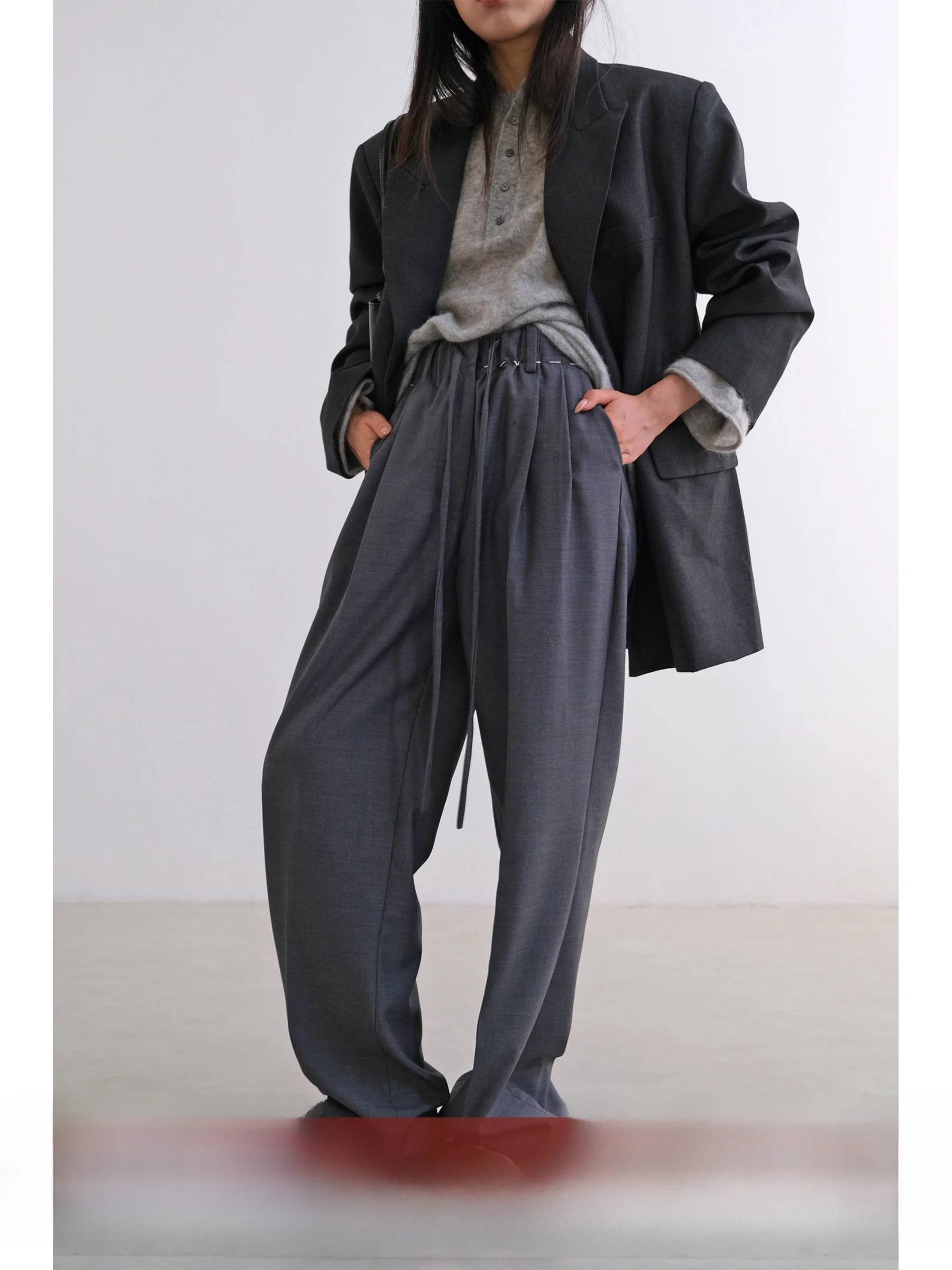 

VG Corridor Micro-Tapered Wool Blend Suit Pants Elastic Waist Design Sensation White Line Leg a Women's Faion