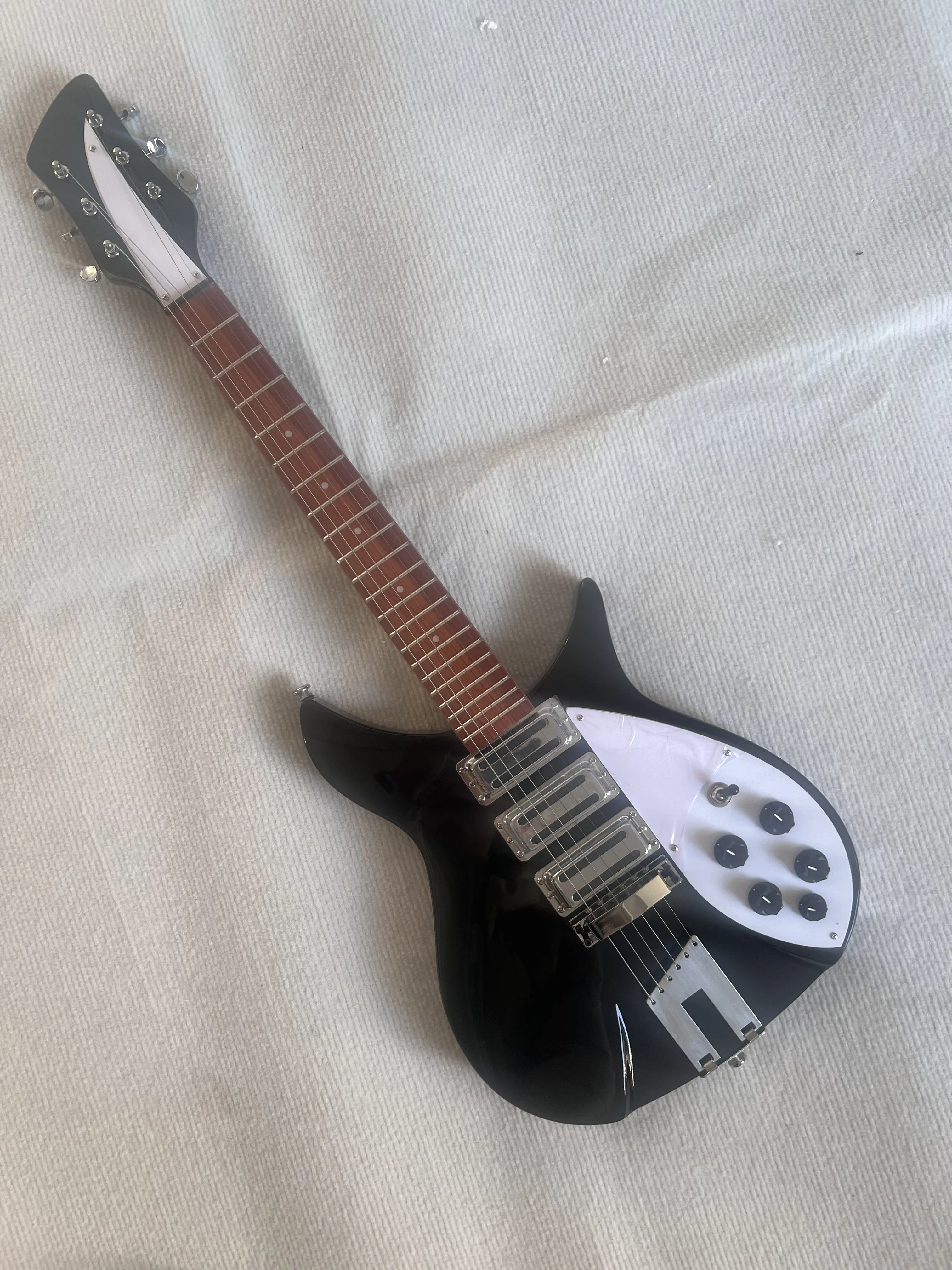 Chitarra elettrica Rickenbacker 325,6 corde, 21 tasti, colore nero, accessori argento, 3 pickup, disponibile, trasporto veloce gratuito