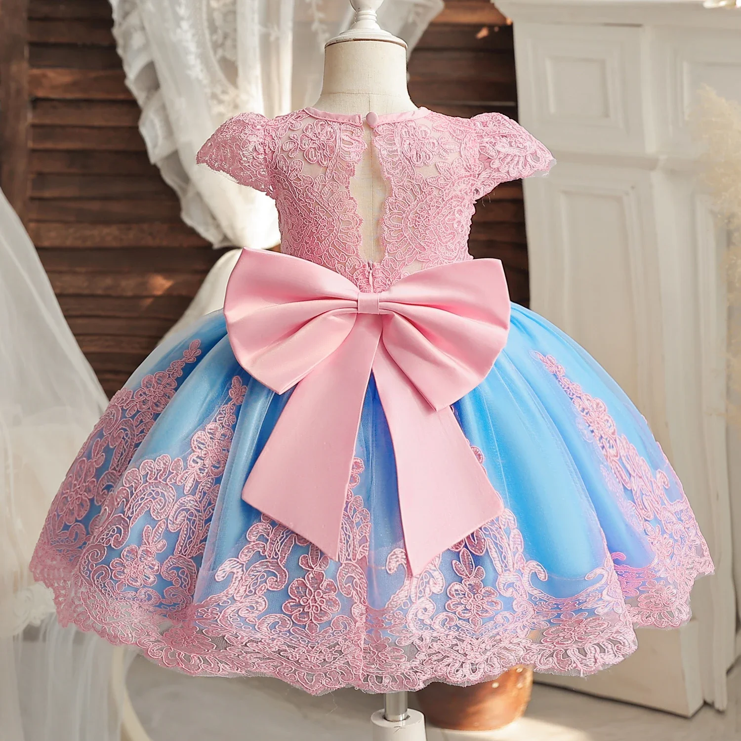 Baby Girls 1st Birthday Baptism Backless Bow Dress Luxury Embroidery Lace Princess Dresses Toddler Kids Wedding Party Ball Gowns