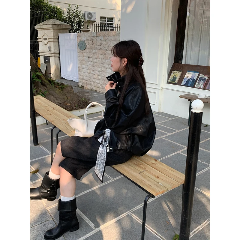 แจ็คเก็ตหนัง PU สีดำสำหรับผู้หญิง สไตล์สตรีทแวร์ คอตั้ง เสื้อคลุมมอเตอร์ไซค์ ฤดูใบไม้ร่วง สไตล์ฮาราจูกุ เกาหลี ซิป แขนยาว เสื้อคลุมตัวนอก ใหม่