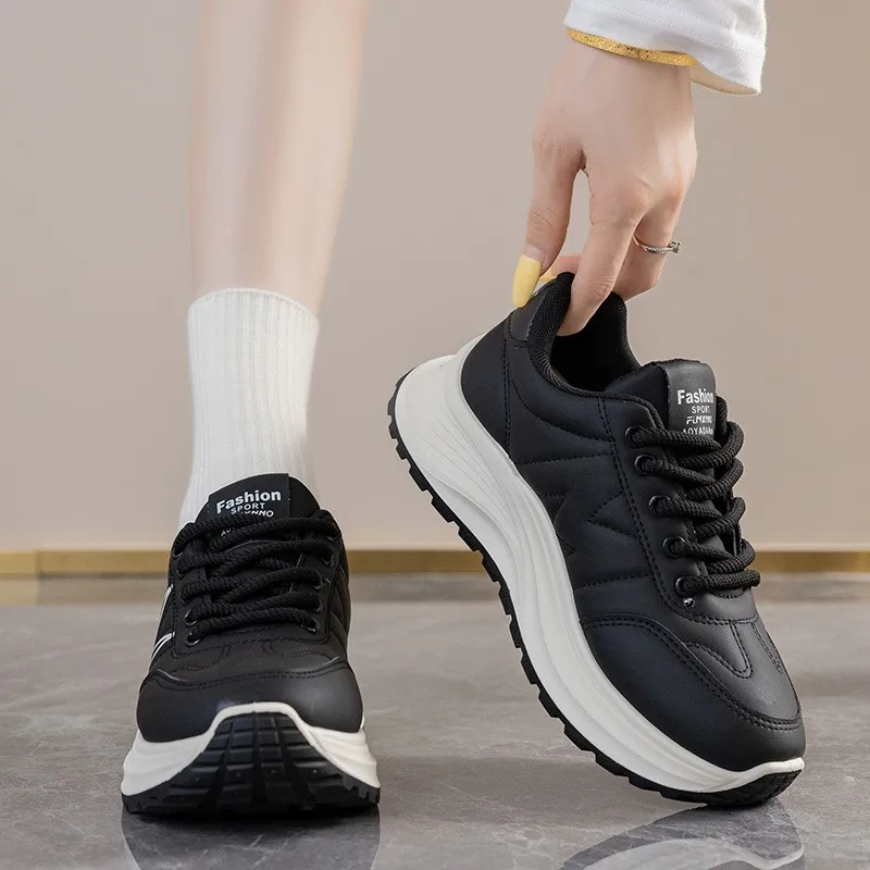 New Women's Shoes 2026 Spring Thick Sole Elevated Shoes Sports Shoes Women's Shoes Student Street Casual Board Shoes 85458
